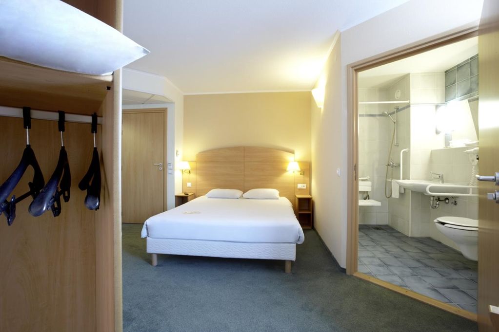 Hotel Campanile Posen Zimmer foto